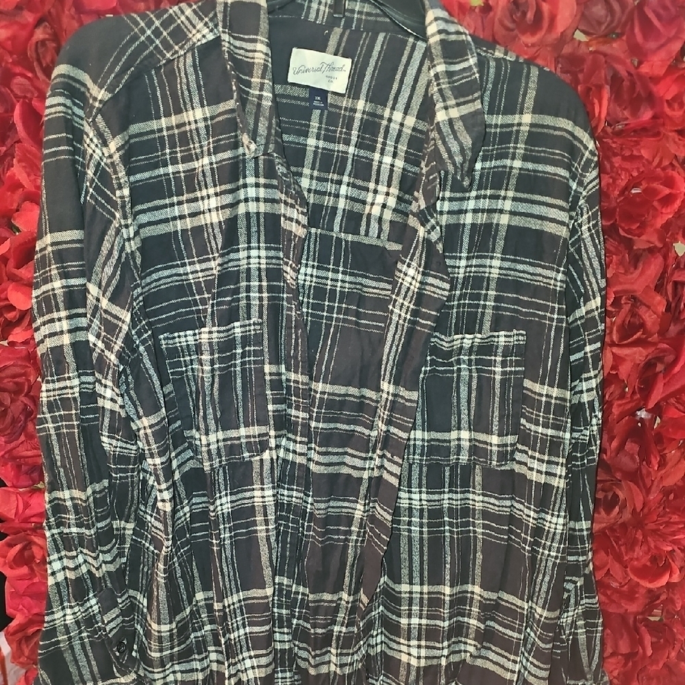 Universal Thread Women's Black and White Design Flannel Size XXLarge